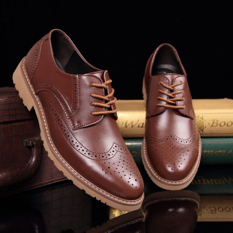Uudet Lace Up Miesten Brogues