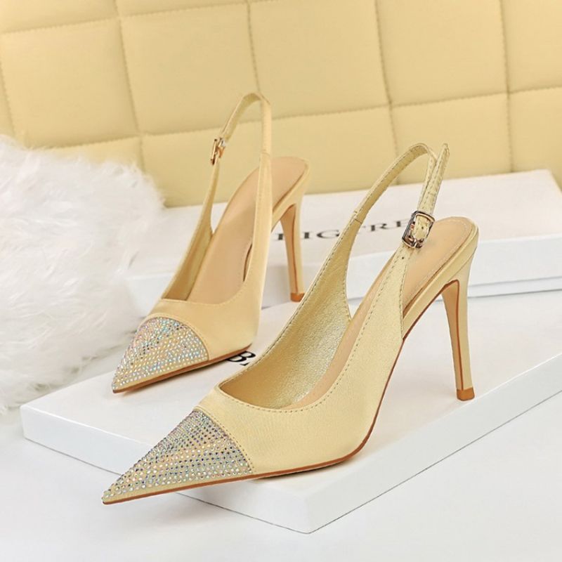 Stiletto Heel Slip-On Teräväkärkiset Strassikivisandaalit
